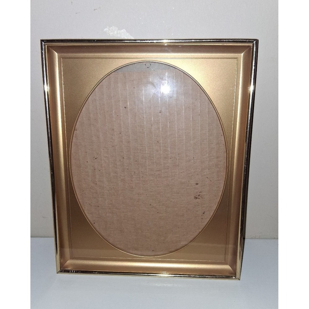 Vintage Gold Oval Photo Frame 11x9 Shadow Box Style with Raised Plastic‎ Mat